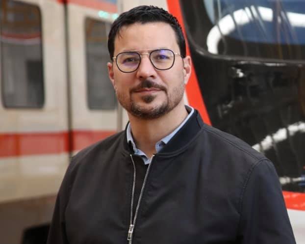 Juan Carlos Holguín Aguirre tomó posesión como nuevo director del Sistema del Tren Eléctrico Urbano. (Cortesía)