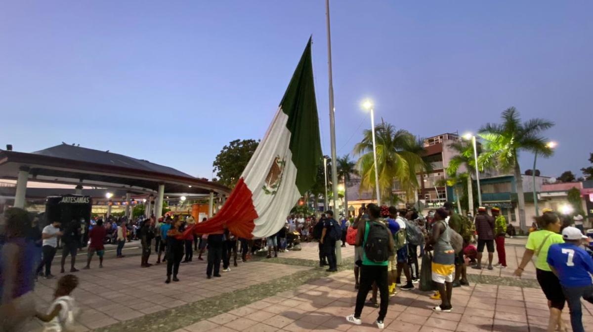 Los migrantes salieron de Tapachula a las 06:00 horas. (Julio Navarro)