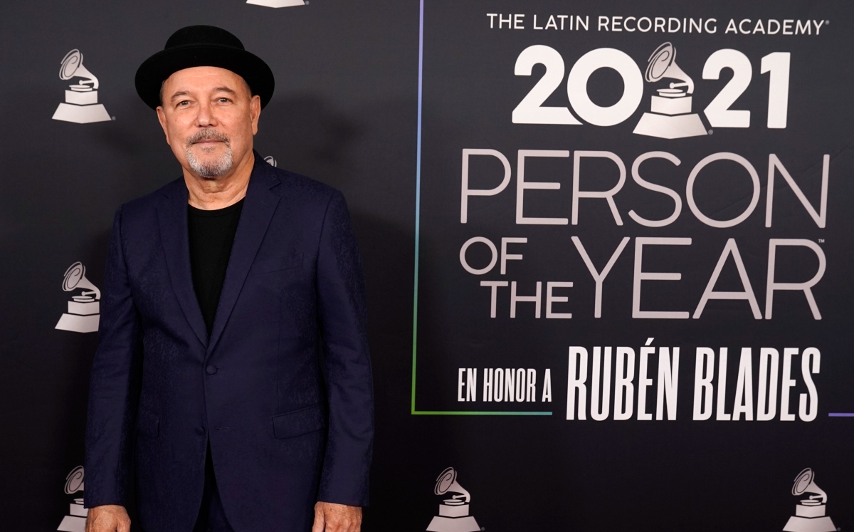 Marc Anthony y Angela Aguilar cantaron temas de Rubén Blades (AP).