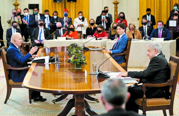 “Los tres amigos”, Joe Biden, Andrés Manuel López Obrador y Justin Trudeau. AP