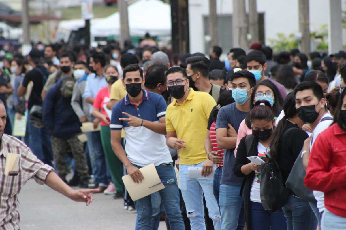 Centennials: más de 12 mil recibieron vacuna contra el covid-19