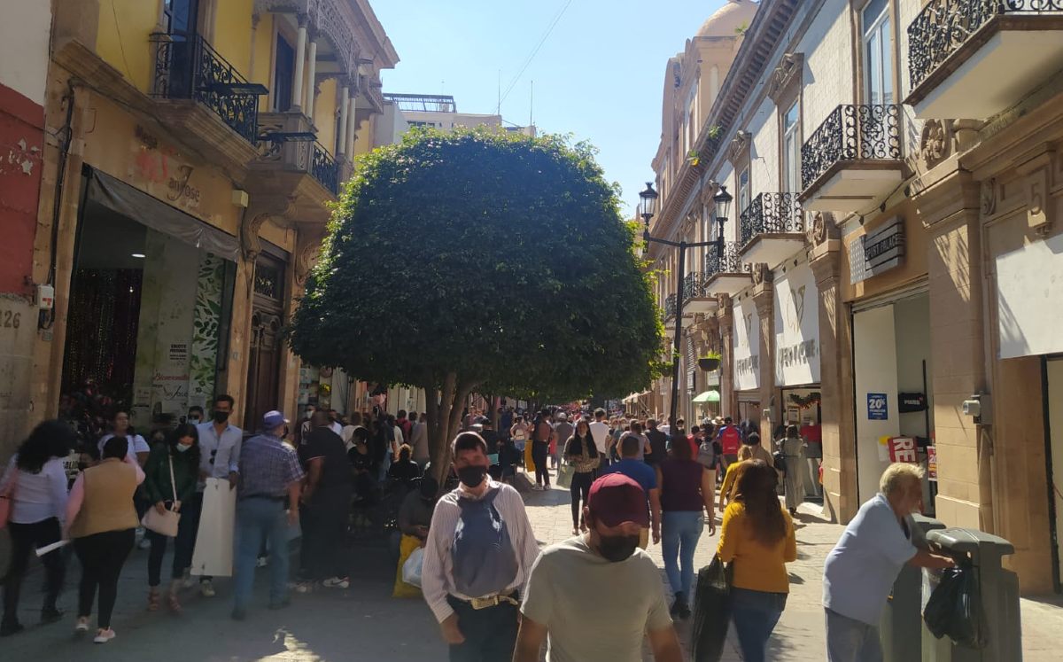 Abarrotan las calles de León / Axel Rivas