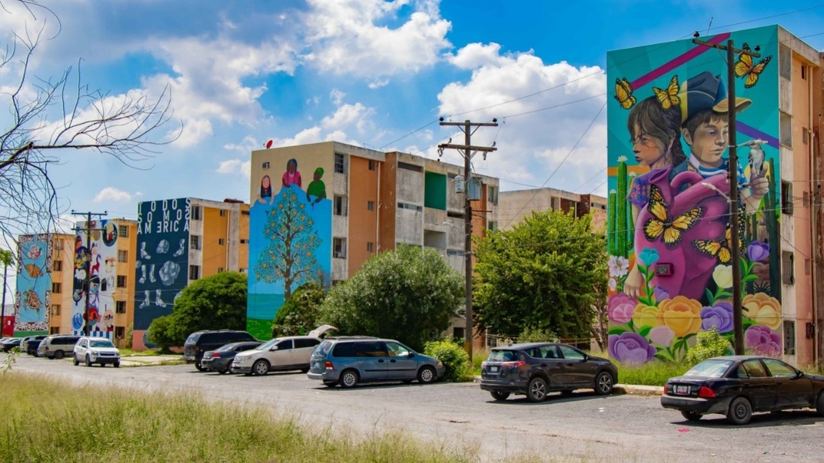 Murales pintados en un conjunto habitacional en Matamoros, Tamaulipas.