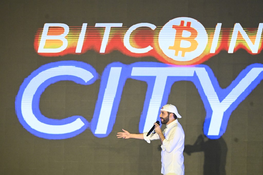 Nayib Bukelé presentando Bitcoin City en El Salvador. | AFP