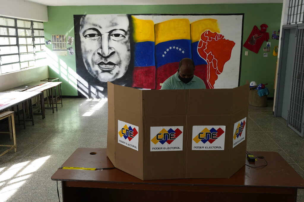 Las elecciones locales en Venezuela volvieron a tener una baja participación pese a la participación de la oposición. (AFP)