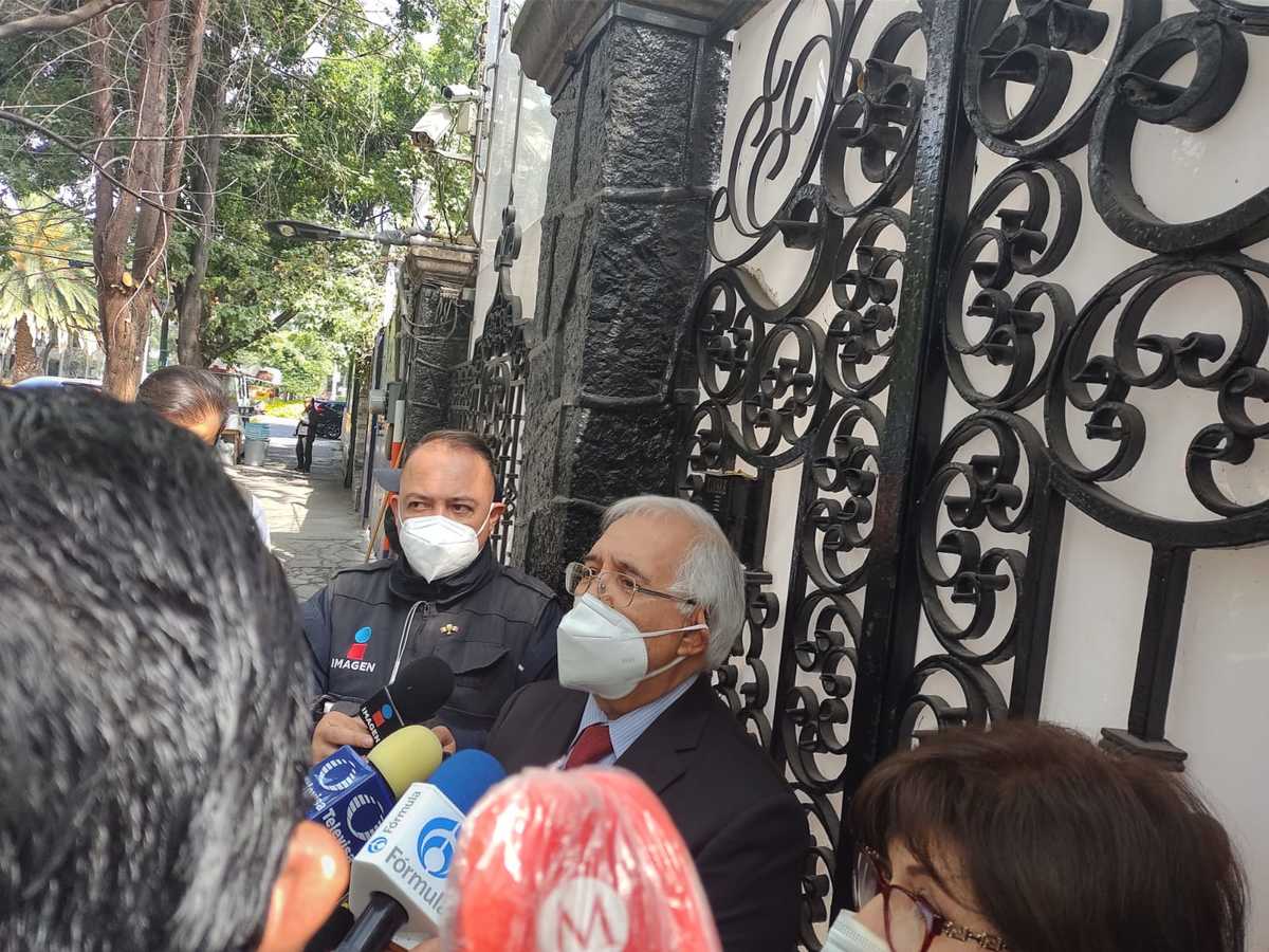 Francisco Robles Berlanga, hermano de la ex funcionaria.