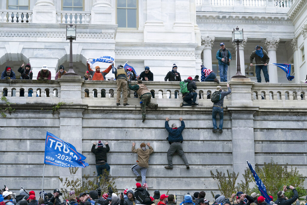 El asalto del Capitolio está siendo investigado por el Congreso de Estados Unidos (AP / Archivo)