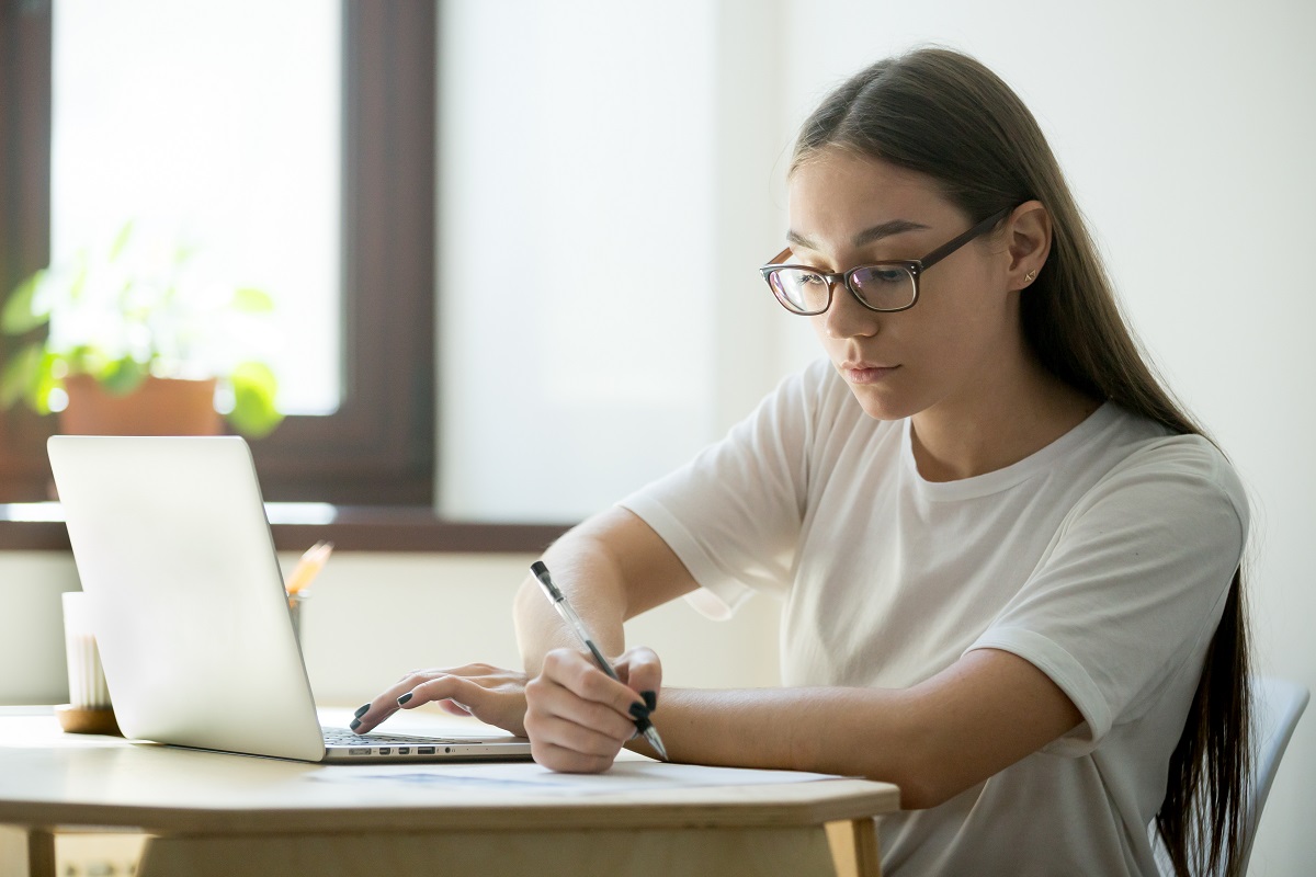 Estas herramientas son necesarias para que los estudiantes puendan hacer mejores investigaciones. (freepik.es)