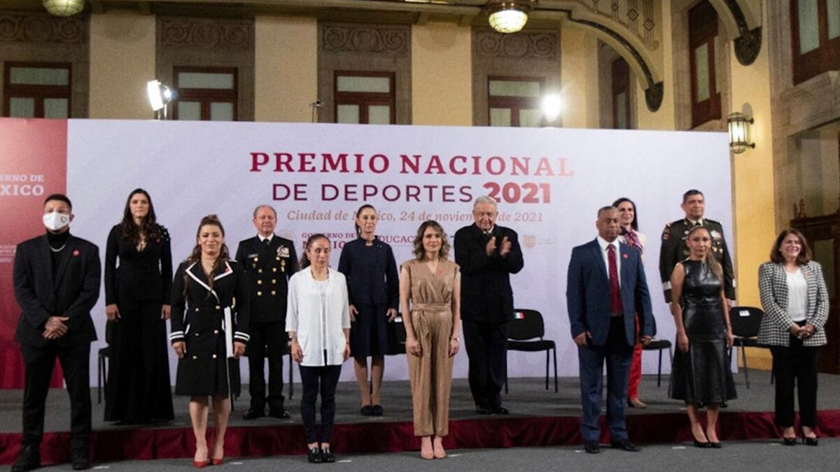AMLO entrega el Premio Nacional de Deportes 2021
