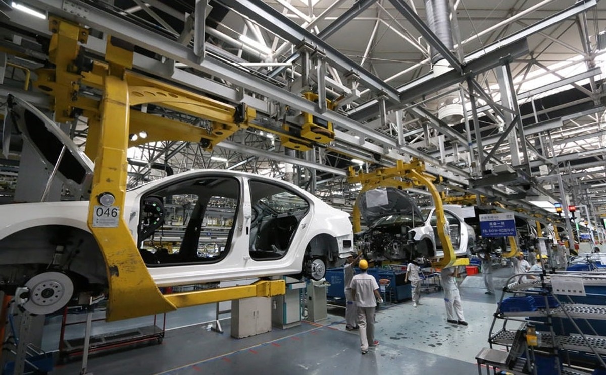 “Autos de lujo que tenían una gran cantidad de gadgets se están terminando de producir con menos". (Especial)
