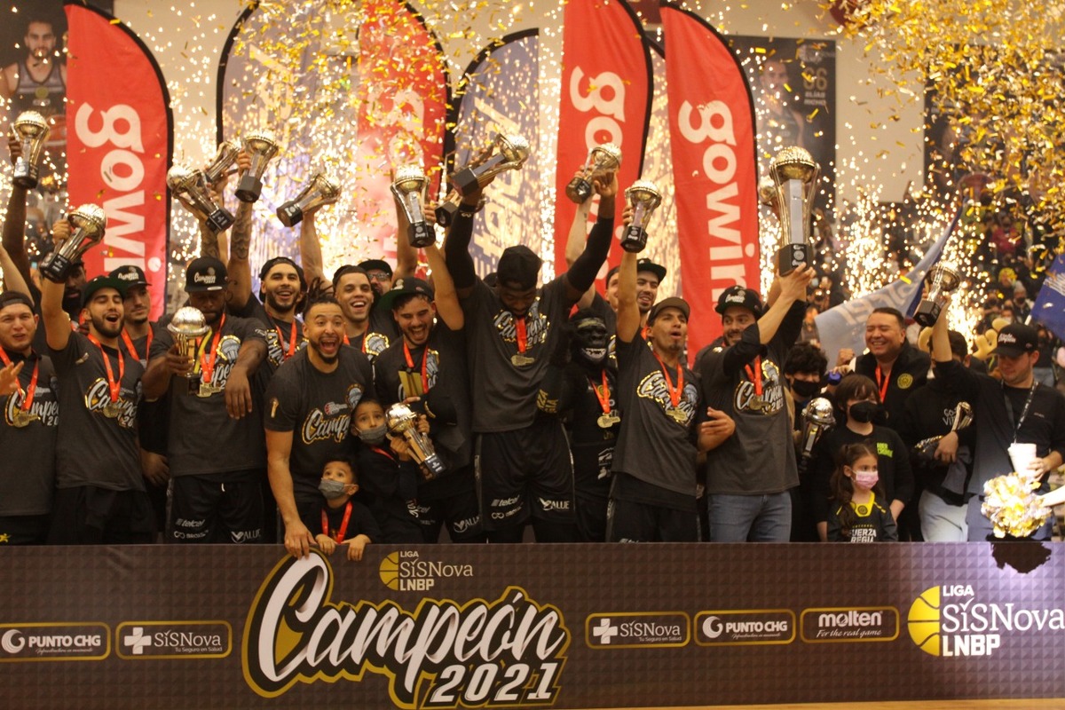 El equipo de baloncesto fue campeón en la Liga Nacional del Basquetbol Profesional, en el Torneo en la temporada 2021. Foto: Roberto Alanís