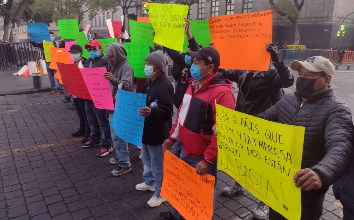 Los manifestantes cerraron por segunda vez el cruce de Venustiano Carranza y Pino Suárez. | César Velázquez