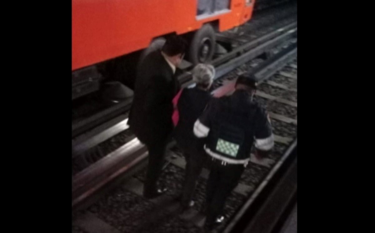 La mujer se cayó accidentalmente a las vías de la estación UAM-I. | Metro CdMx