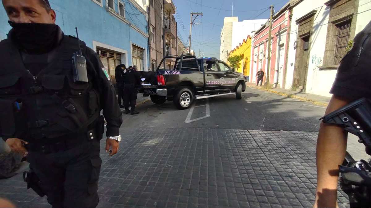 Policía Estatal acude a hallazgo de dos personas muertas en Guadalajara (Juan Carlos Munguía)
