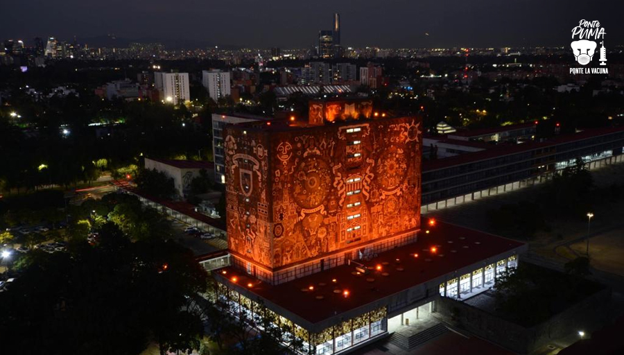La UNAM iluminó de naranja la Biblioteca Central | Especial
