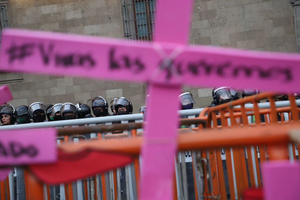 Ateneas que dieron seguimiento en la marcha del 25N. (Naomi Antonio)