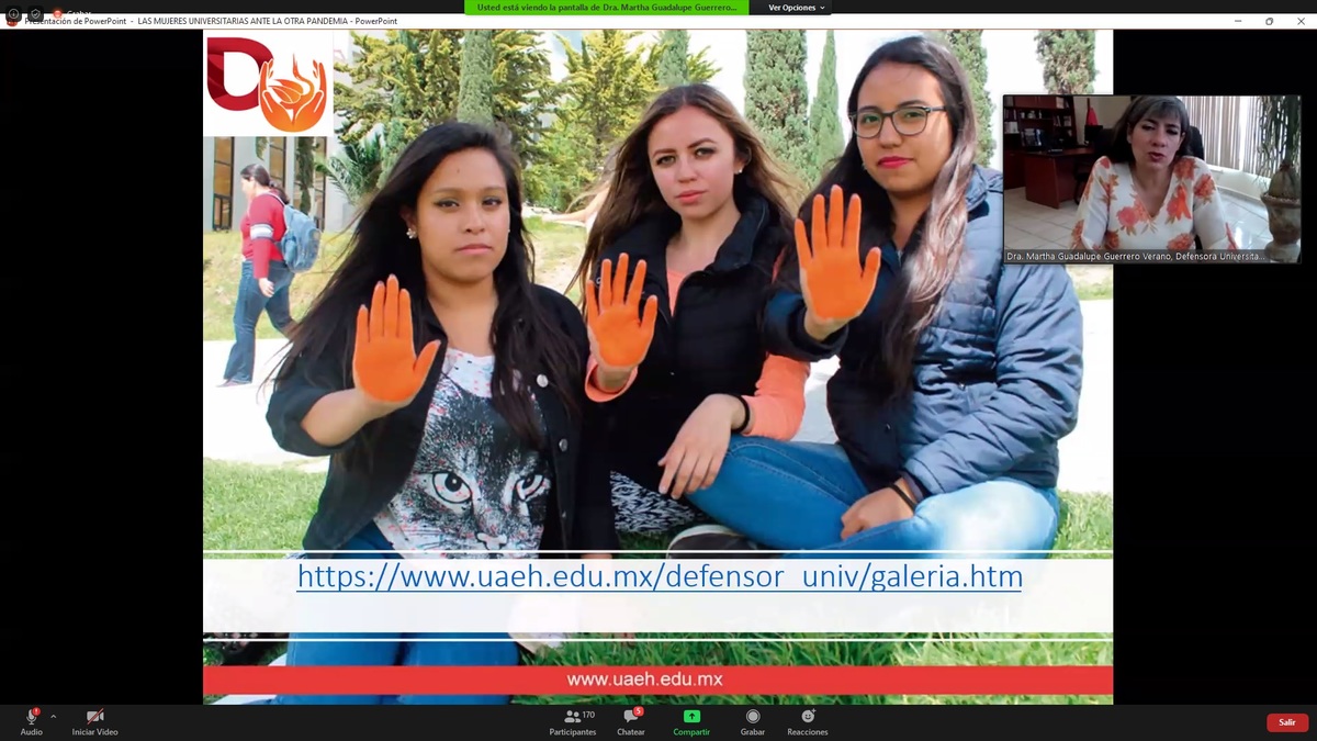 Charla con universitarias por parte de la Defensora Martha Guadalupe Guerrero. (Especial)