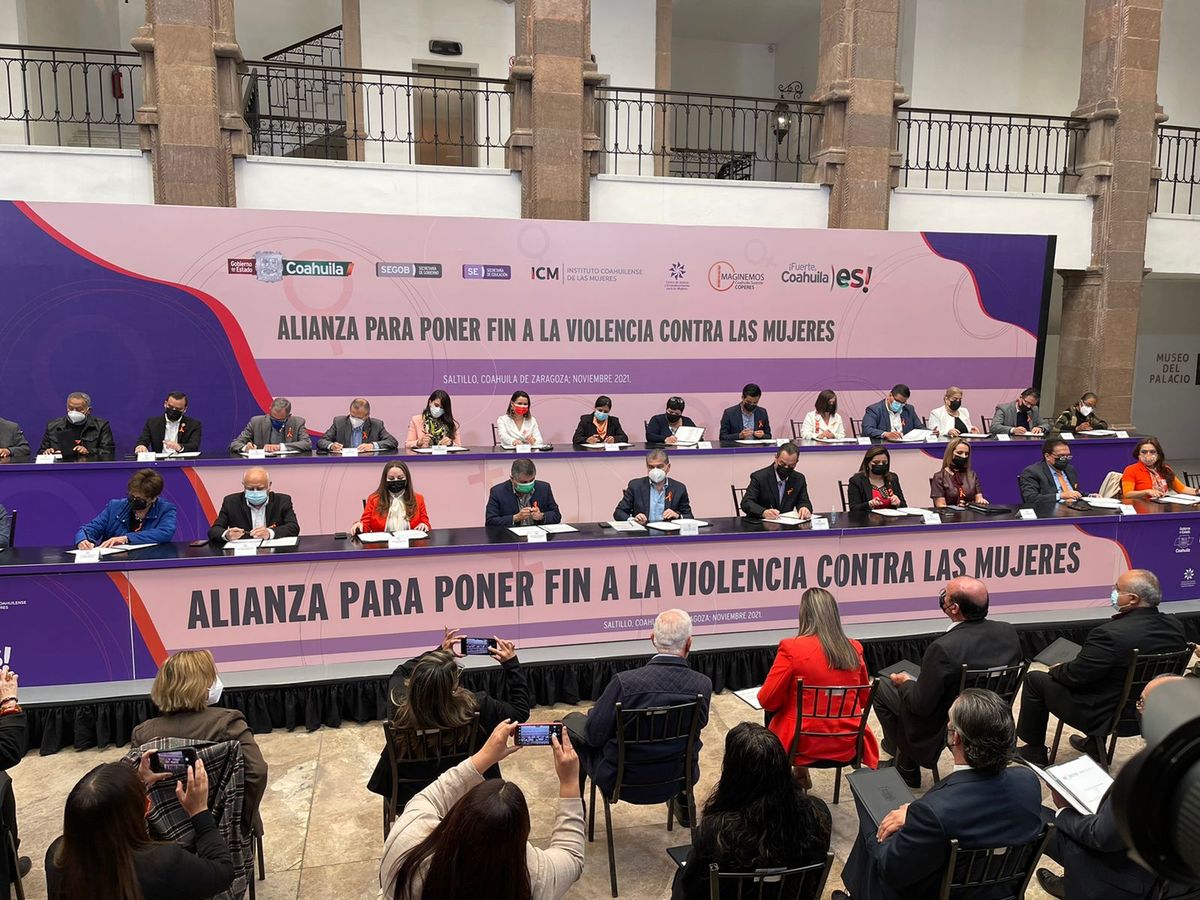 Colectivos, universidades, miembros de la sociedad civil, dependencias gubernamentales y de justicia, firmaron de un convenio. | Especial