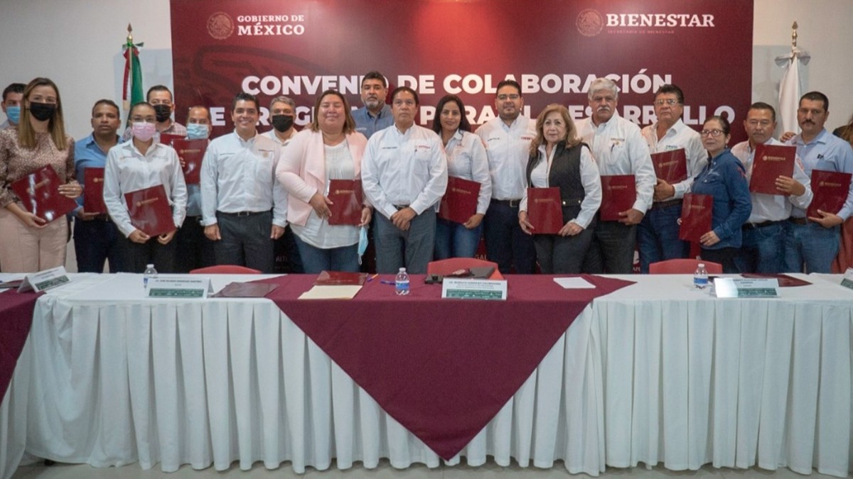 Delegaciones en Tamaulipas firman convenio para apoyar entrega de programas sociales.