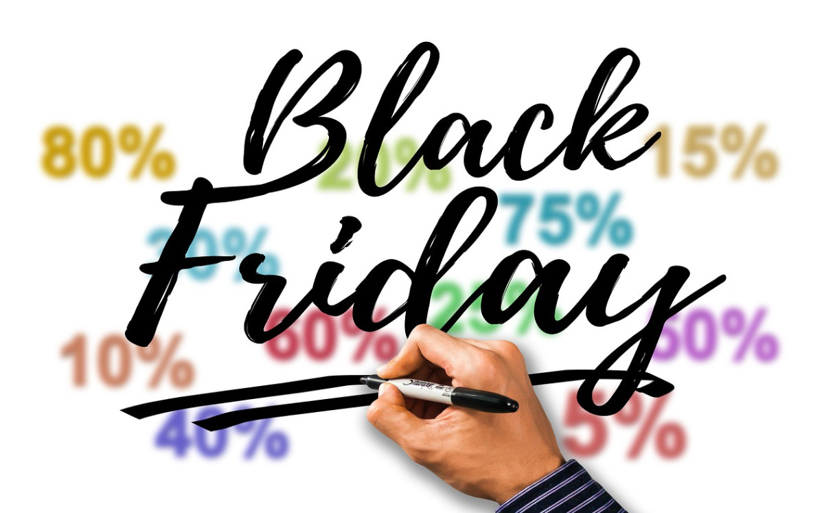 Se espera que los minoristas hagan recortes de precios del 5 al 25 por ciento este viernes. (Pixabay)