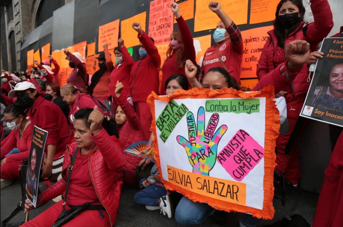Mujeres alzaron la voz contra la violencia este 25N. | Foto: Tania Contreras