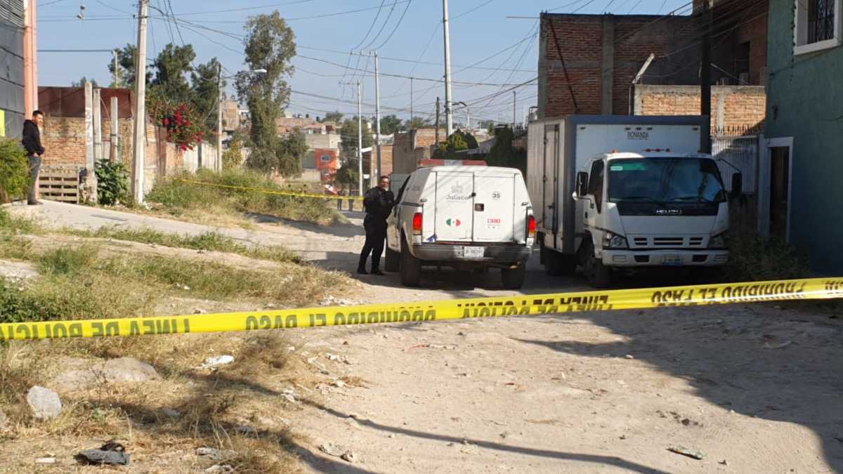 Los cuerpos de dos mujeres hallados en Zapopan fueron trasladados por el forense (Juan Carlos Munguía)