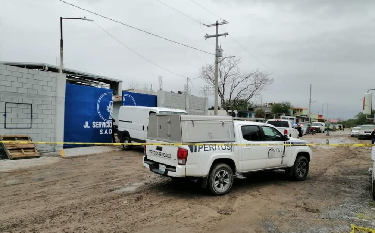 Explota pipa mientras la reparan y mueren dos trabajadores en Reynosa. (Especial)
