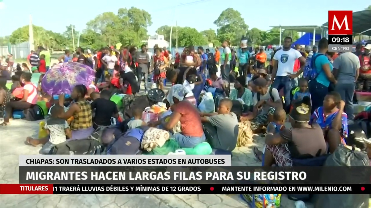 Migrantes hacen largas filas para su registro en Chiapas