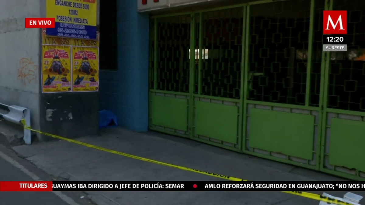 Persona fallece al caer de puente peatonal en Iztapalapa