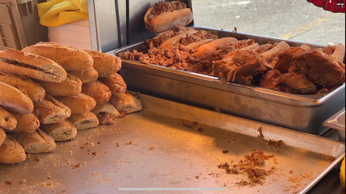 Celebran la fiesta de la torta ahogada en Guadalajara (Pablo Nuñez)