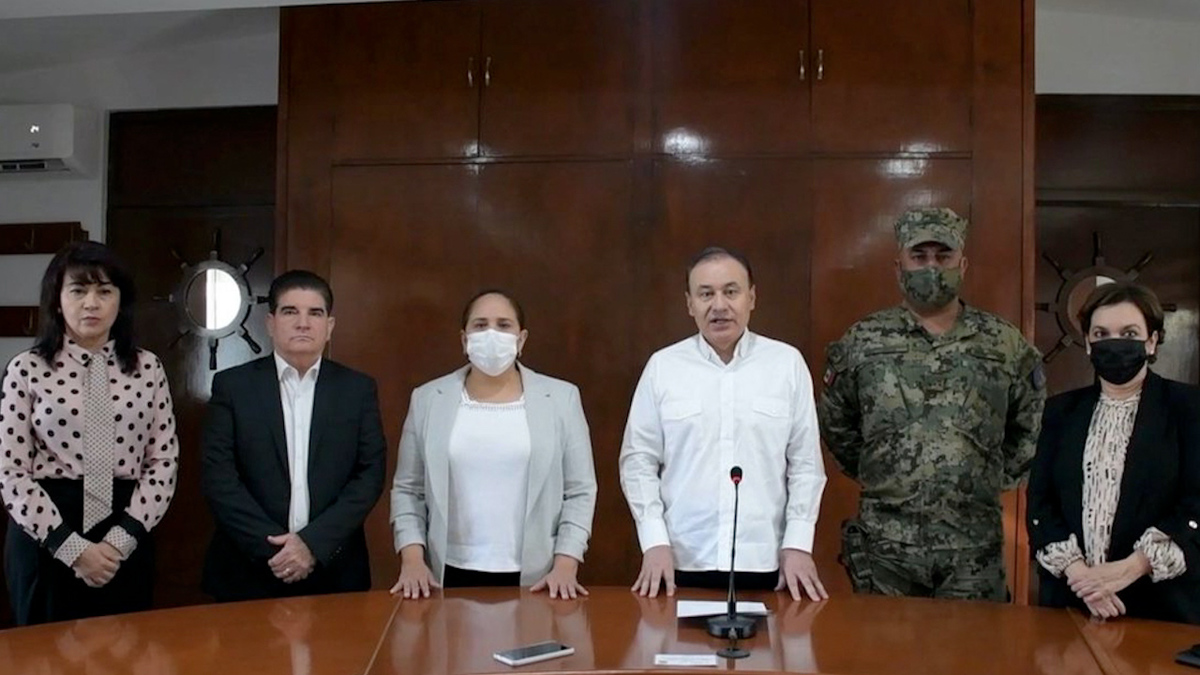 Familiares de joven que murió en ataque en Guaymas se reúnen con Alfonso Durazo