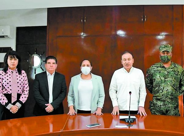 El gobernador Alfonso Durazo (de blanco) declaró sesión permanente de seguridad. Especial