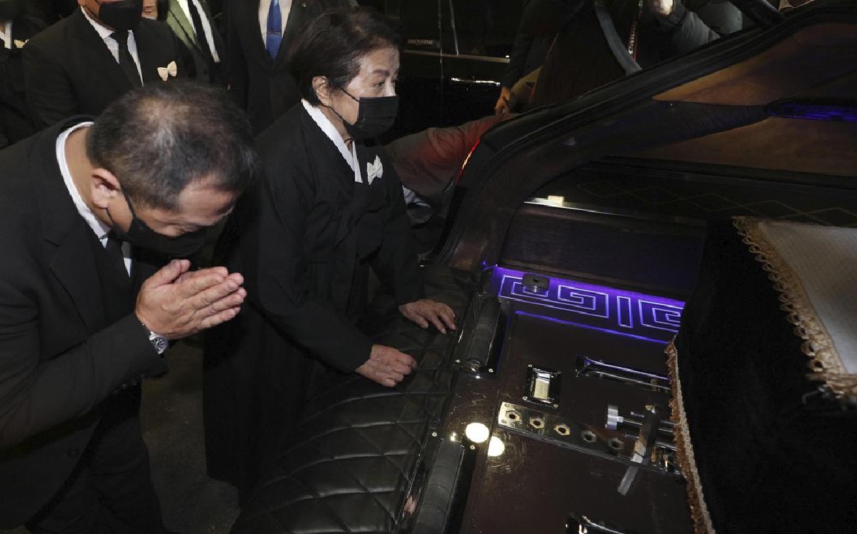 Lee Soon-ja en el funeral de su marido Chun Doo hwan. | AP
