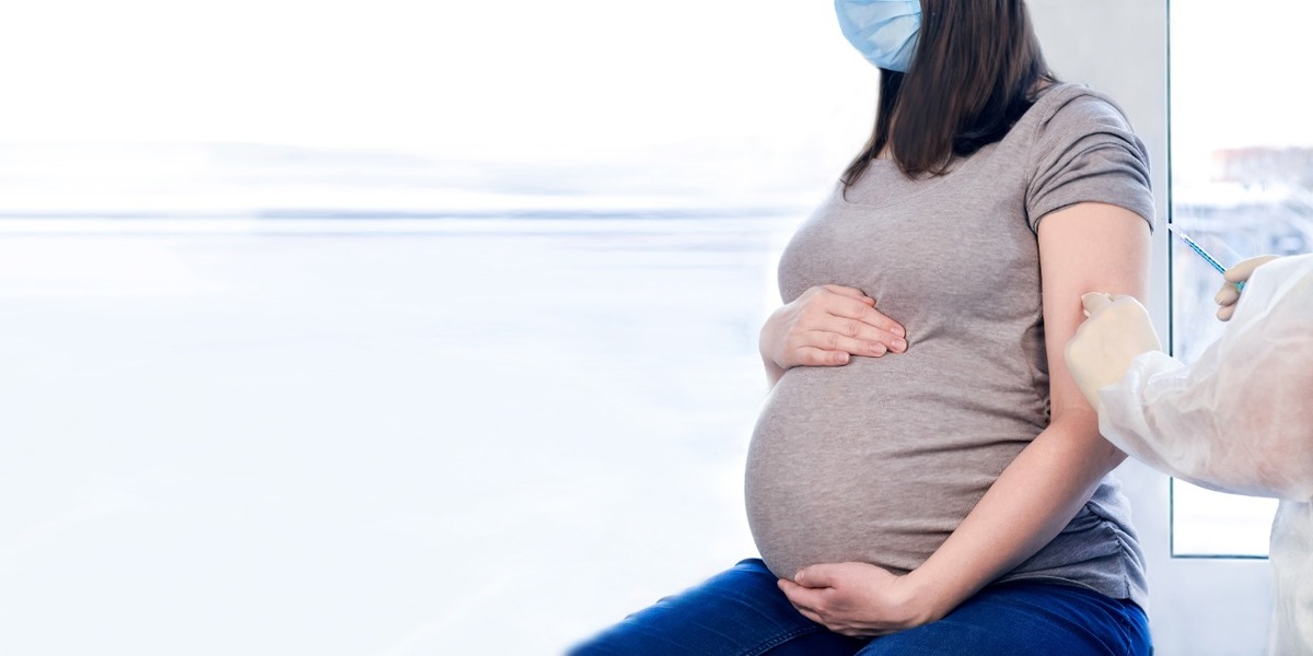 La vacuna contra covid-19 es segura para embarazadas | Shutterstock
