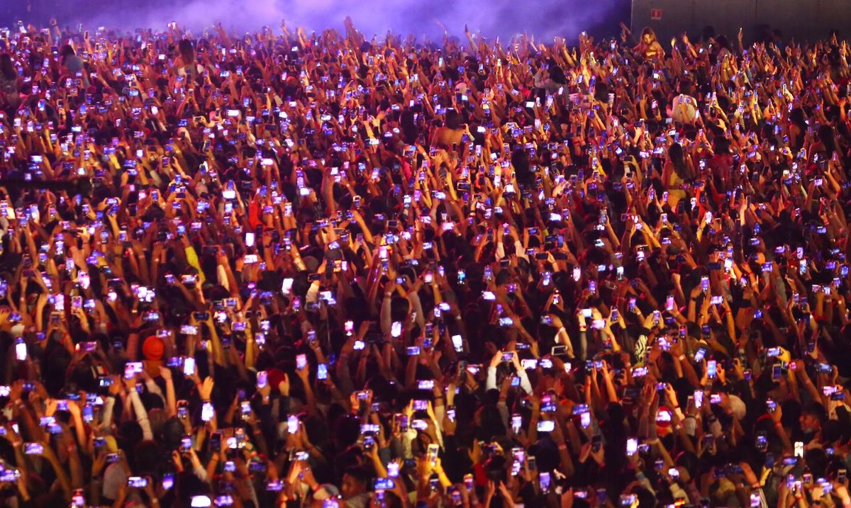 Miles de asistentes abarrotaron el autódromo Hermanos Rodríguez en el Flow Fest | Ariel Ojeda