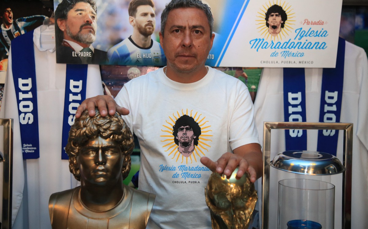 Marcelo Salvador Buchet, fundador de la iglesia Maradoniana en Puebla (AFP)