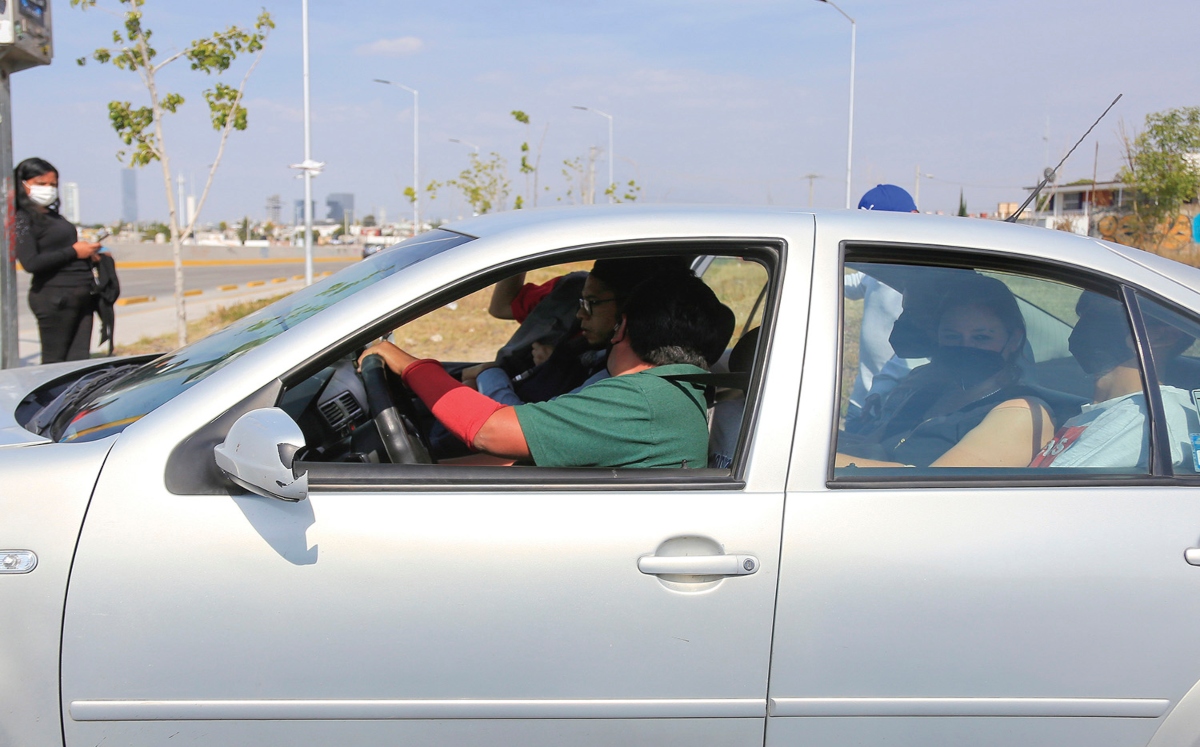 En Puebla, ciudadanos perciben inseguridad con taxis piratas | Andrés Lobato