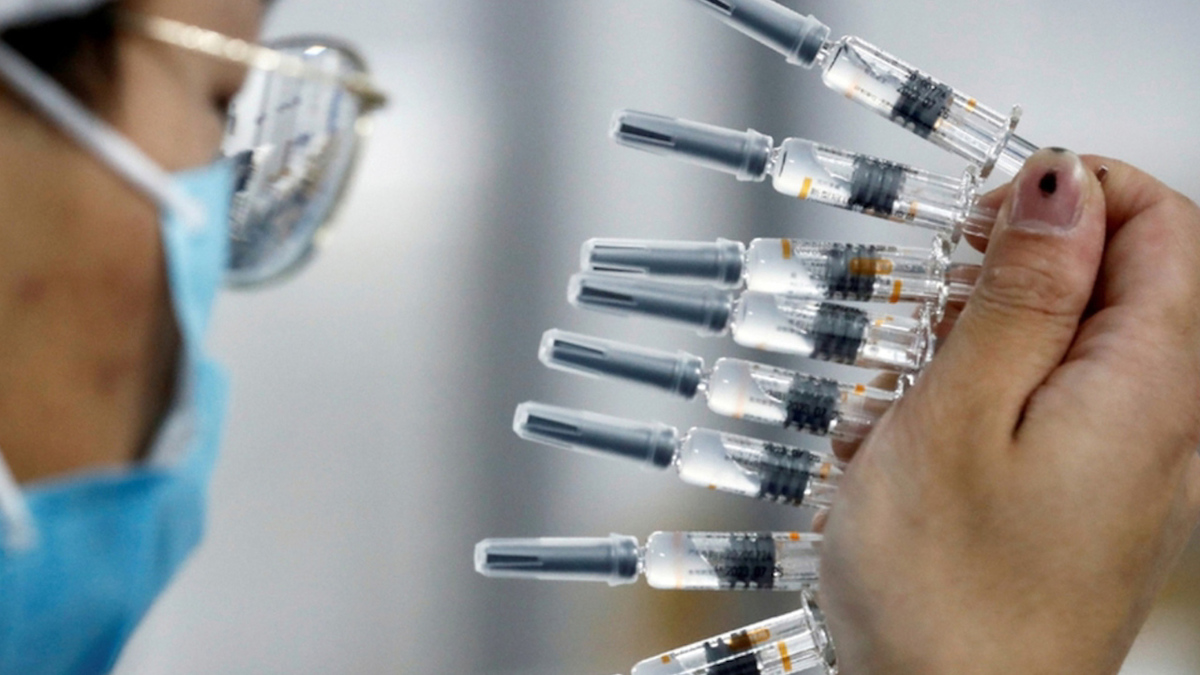 Rusia analiza su vacuna Sputnik V contra la nueva variante de covid ómicron