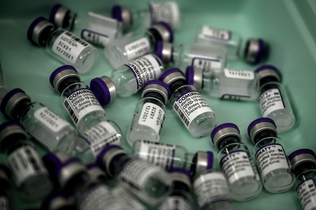 La vacuna de Pfizer tuvo una baja en la eficacia contra la variante Delta. (AFP)