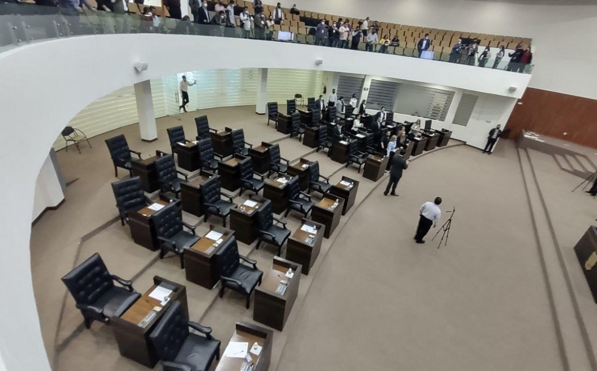 Bancada de Morena del Congreso de Tamaulipas abandona la sesión de este 30 de noviembre. (Cortesía)