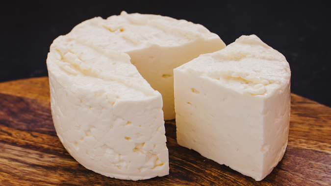 Bloque de queso fresco. (Shutterstock)