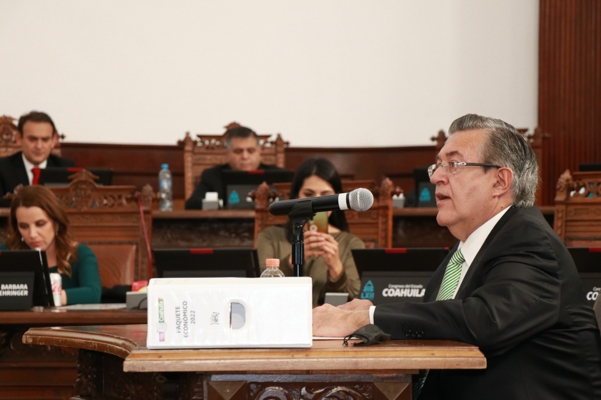 El Congreso de Coahuila recibió el paquete económico propuesto por el gobierno estatal de manos del secretario de Finanzas Blas Flores Dávila. | Espec