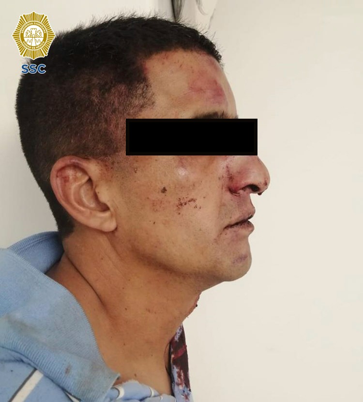 Ladrón detenido por los pasajeros del camión. (Especial)