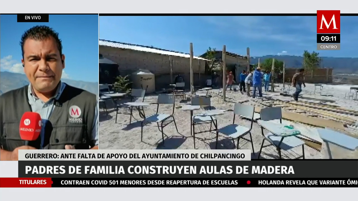 Padres de familia construyen aulas de madera en Chilpancingo