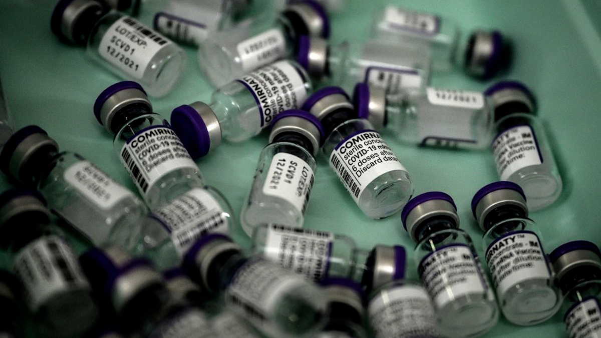 Pfizer ya trabaja en una versión de su vacuna anticovid