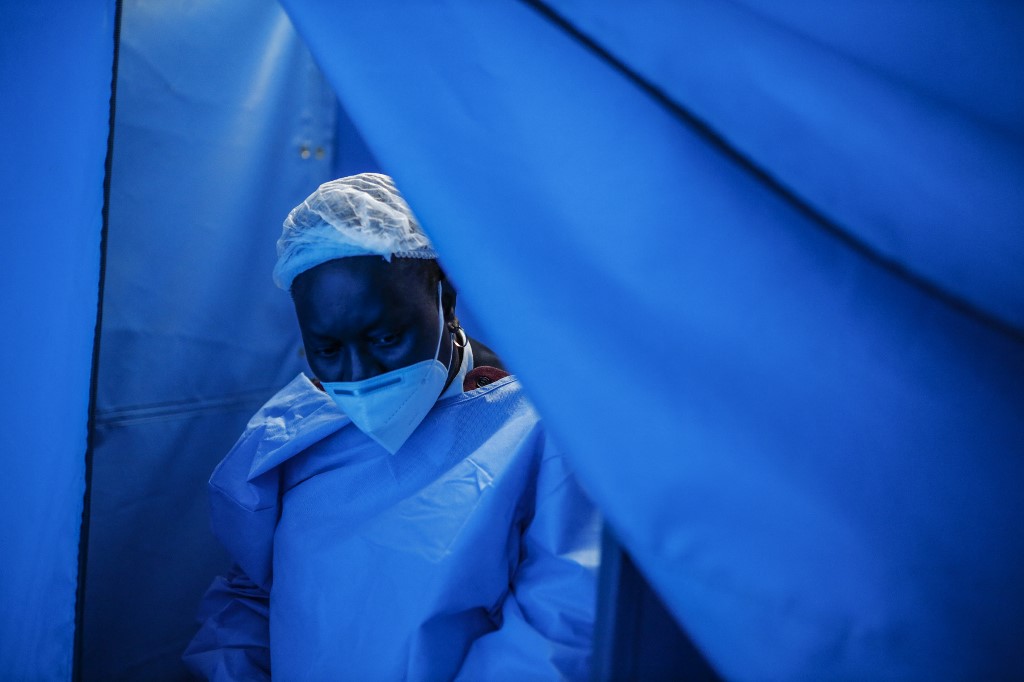 Sudáfrica fue uno de los países que reportó la variante ómicron del covid-19. | AFP