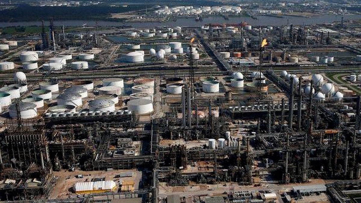 Achacan retraso en compra de Deer Park a seguridad operativa y financiera