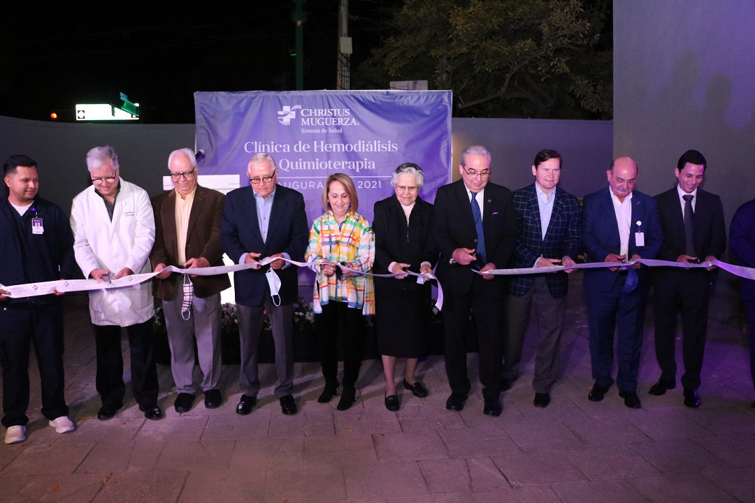 Directivos, médicos y colaboradores inauguraron las nuevas instalaciones. (Leonel Rocha)
