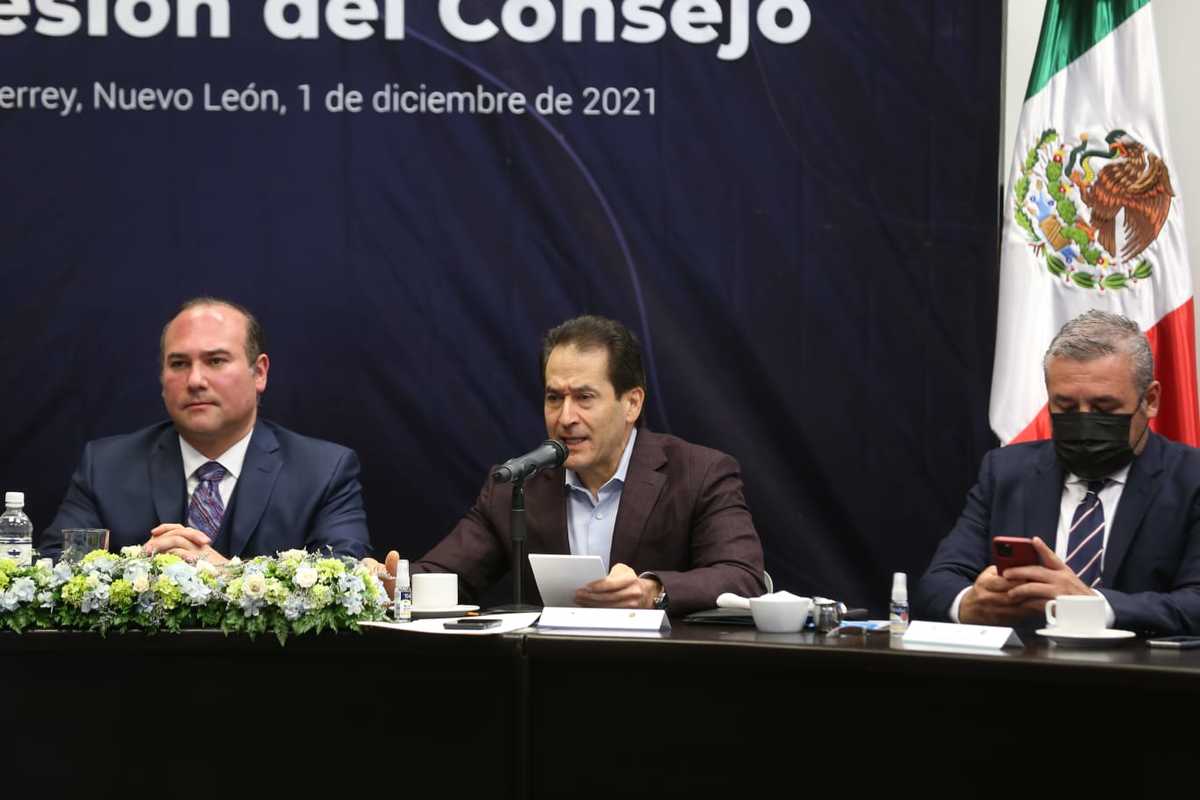 Firman iniciativa para crear la Ley de Justicia Cívica en Nuevo León. Foto: Raúl Palacios.