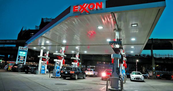 Este año la firma registró un aumento en sus utilidades gracias al alza en los precios del crudo y el gas natural. Andrew Kelly/Reuters